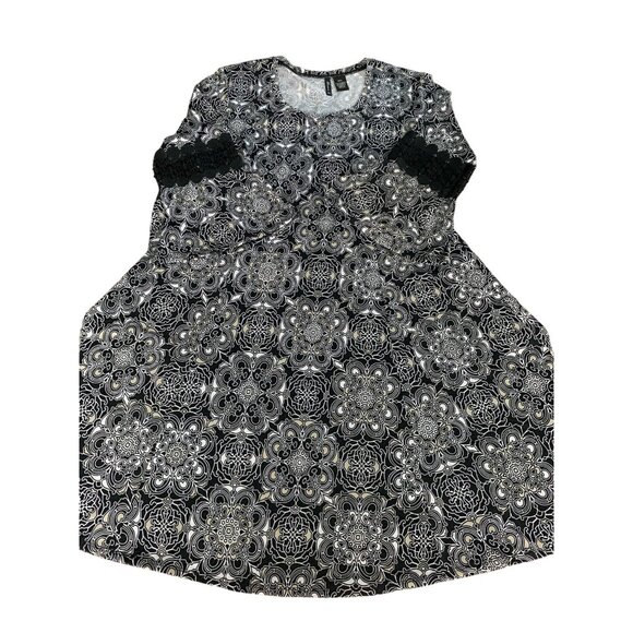 New Directions Womens Petite Black & White Patterned Dress With Crochet Accents - Picture 11 of 12